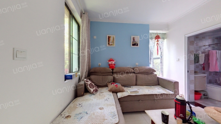 龙泊圣地澜岸二手房实景图