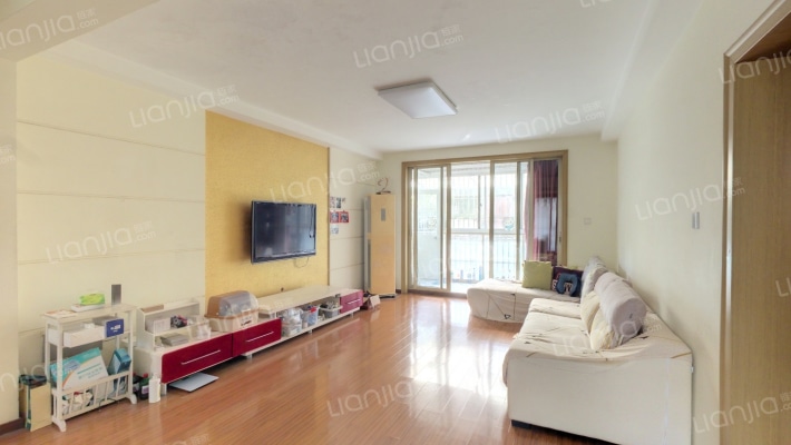 泰鸿新苑二手房实景图