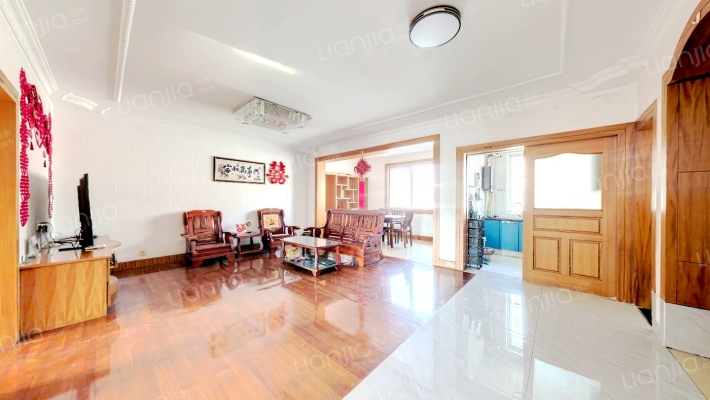 名湖花苑二手房实景图