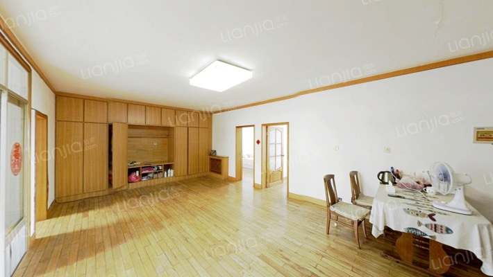 振安区教委楼二手房实景图