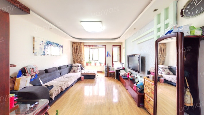 亚泰樱花苑二手房实景图