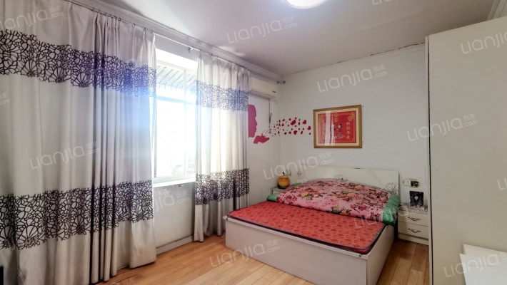 新亚街70号二手房实景图