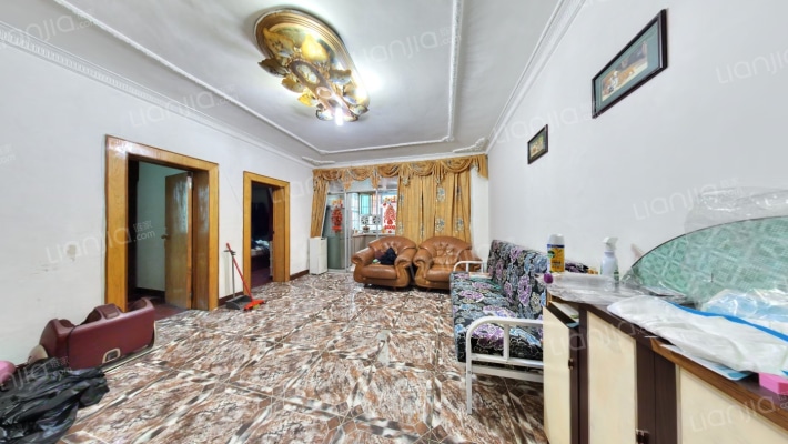 日化厂宿舍二手房实景图