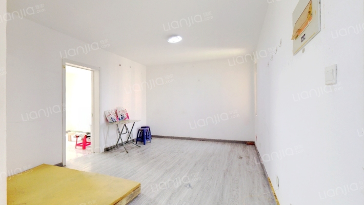 张士新居二手房实景图