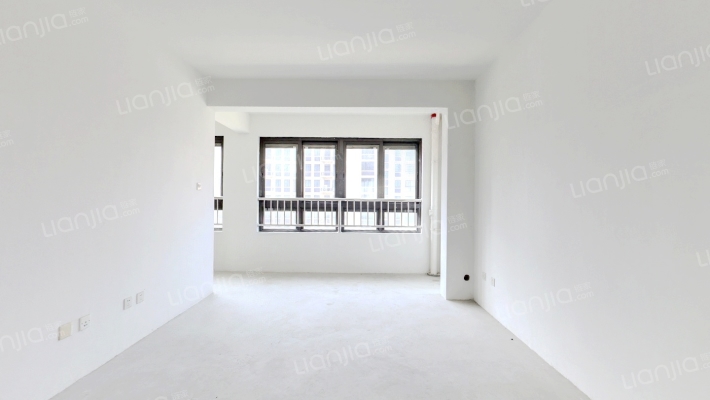 银洲万和华庭二手房实景图