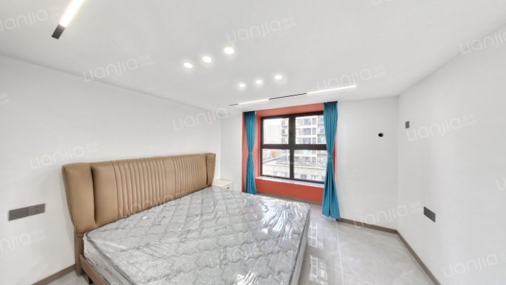 万科观湖礼著二期二手房实景图