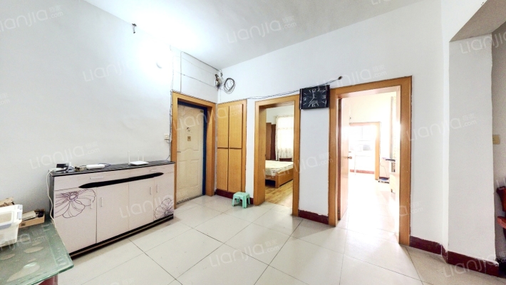 长征路老人大家属院二手房实景图