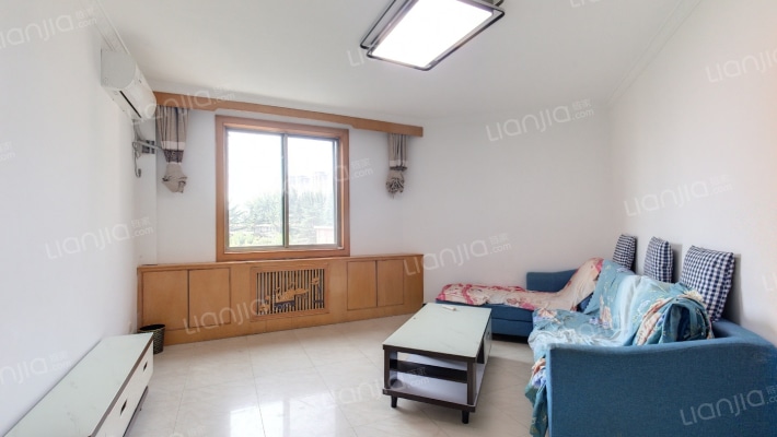 中航工业西控甲楼大院二手房实景图