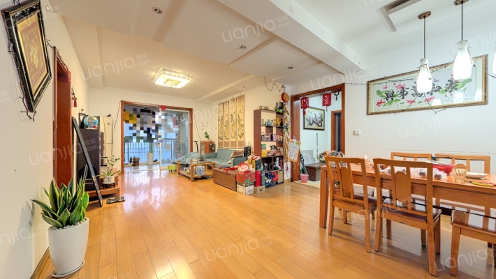 国际服装城A区二手房实景图