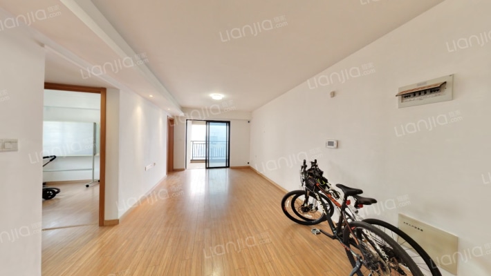 万科金域蓝湾三期二手房实景图