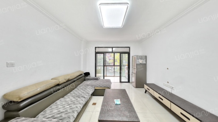 博泰魏玛峰尚二期二手房实景图