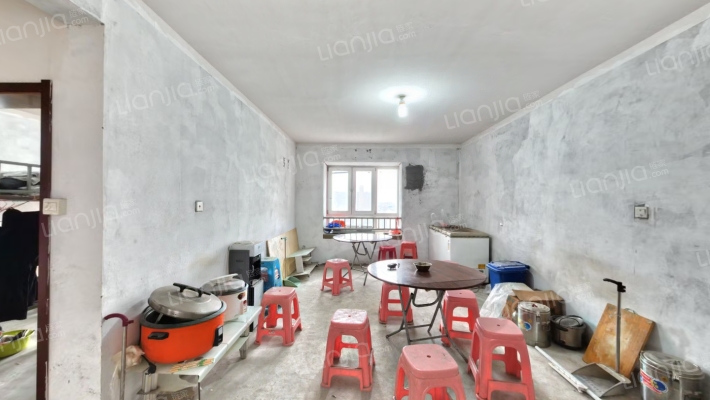 沁芳苑二手房实景图