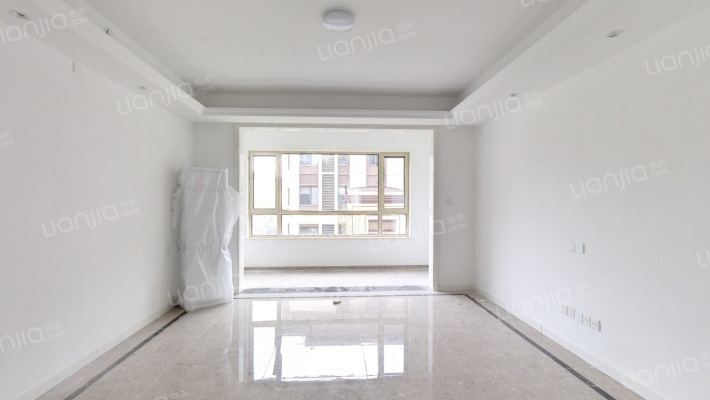 天铂泓园二手房实景图