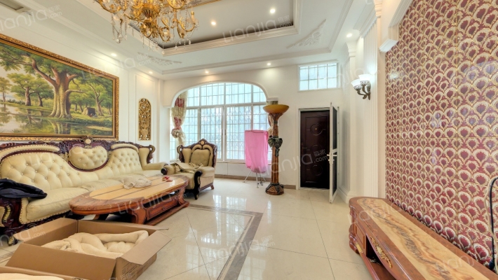 水岸花都艺墅二手房实景图