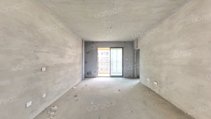 绿地海外滩二期二手房实景图