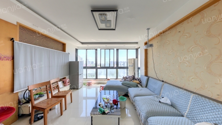 名都佳苑二手房实景图