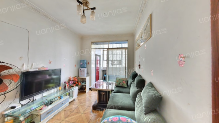 博泰温馨小区二手房实景图