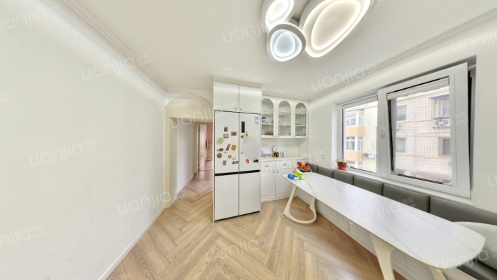 北官厅胡同甲二号院二手房实景图