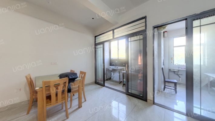 熠辉豪庭二手房实景图