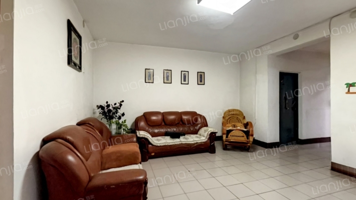 湛南路246号二手房实景图