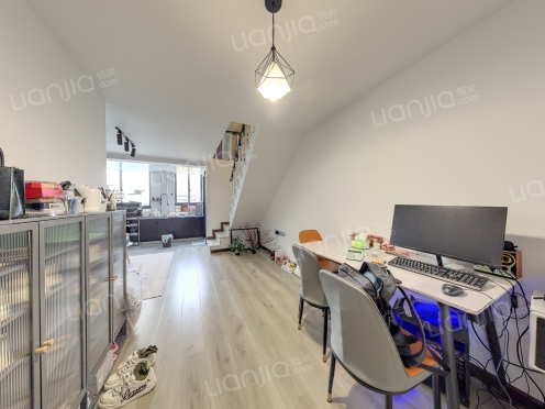 整租·融科金色时代一期 2室1厅 跃层 东南