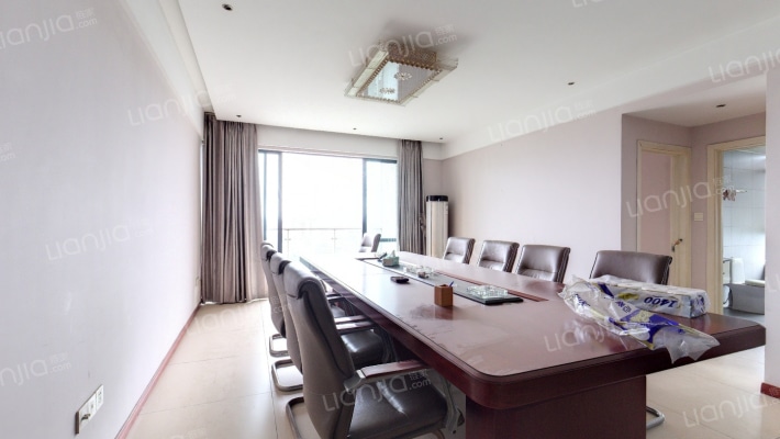 财富中心国际公寓C区二手房实景图