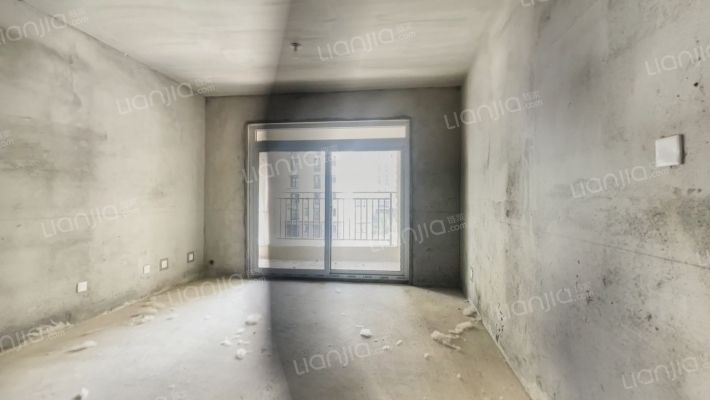 港润嘉园A区二手房实景图