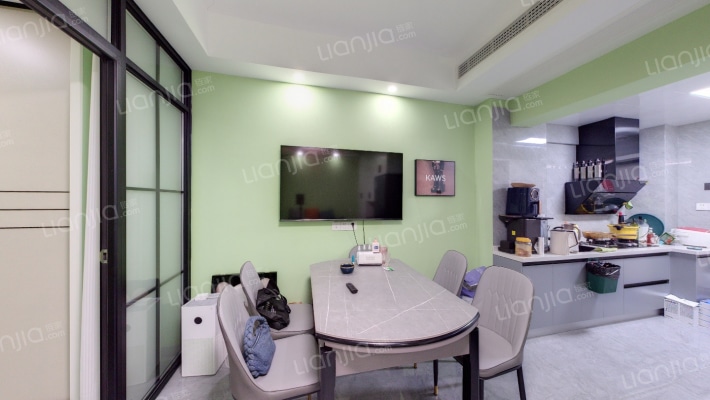 群英中心二手房实景图