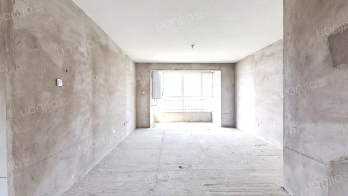 万达 军官社区 南北通透大三居，东户 证满 急售-客厅