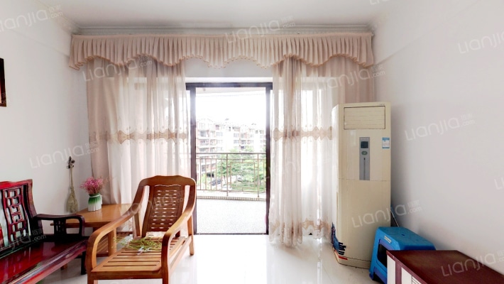 在水一方二手房实景图