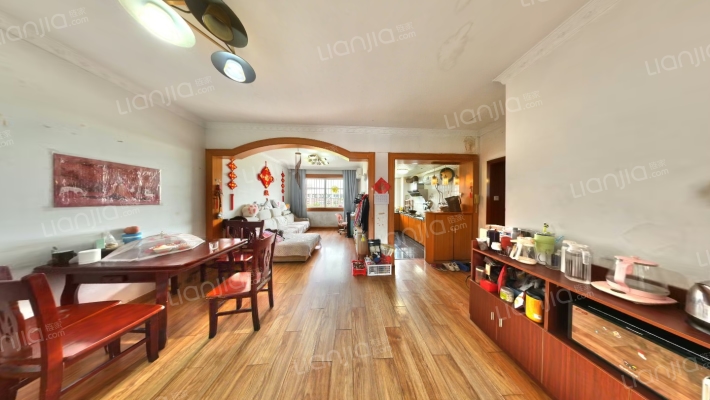 名湖花苑二手房实景图