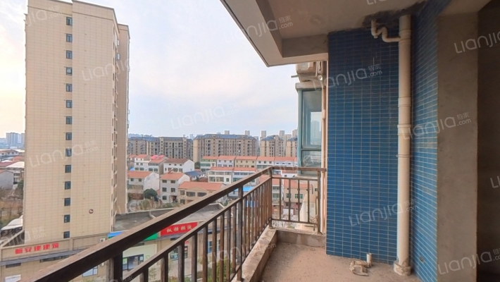 中江金域蓝湾二手房实景图