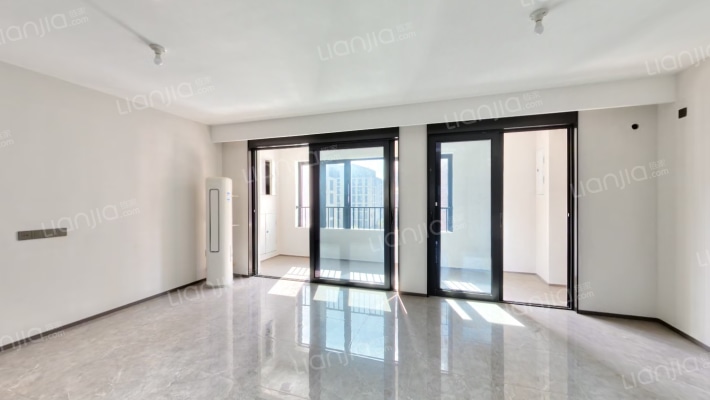 华侨城国际小镇宝教湾A区二手房实景图