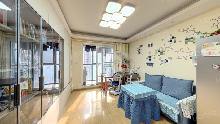 荣盛花语馨苑二手房实景图