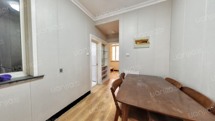 巴里新村二手房实景图