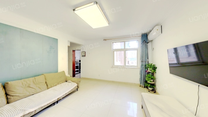 北欧小镇二手房实景图