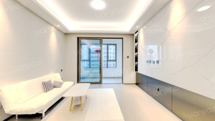 颐和铂岸江璟二手房实景图