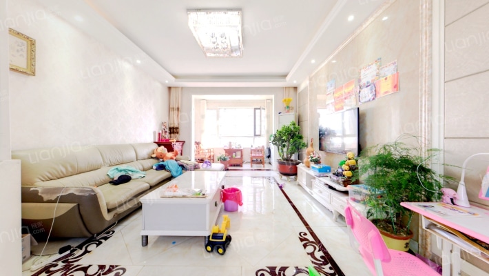 雷诺名郡二手房实景图