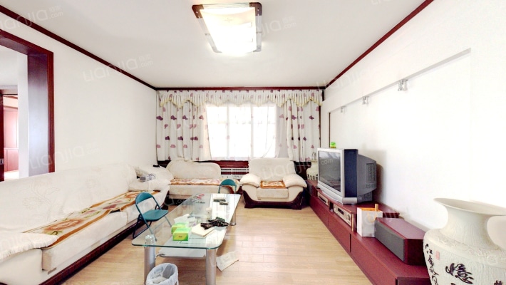 鸿运家园二手房实景图