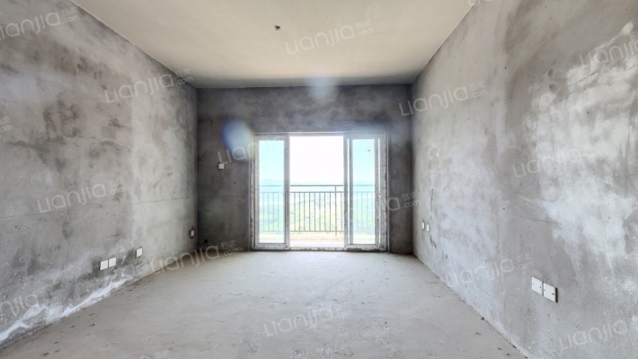 龙润尚城B区二手房实景图