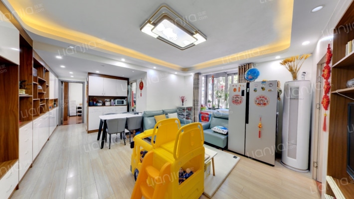 先科花园二手房实景图