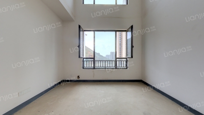 保利领秀山六峰墅二手房实景图