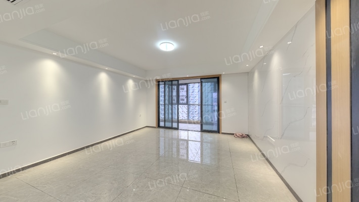 麓谷山湖郡二手房实景图