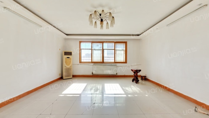 东方小区二手房实景图