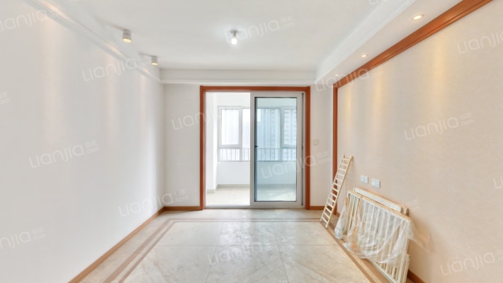 悦湖国际二手房实景图