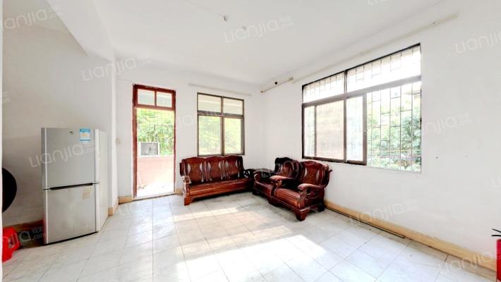 井湾路住宅二手房实景图