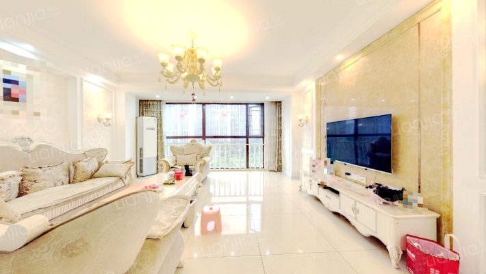 君临山二手房实景图