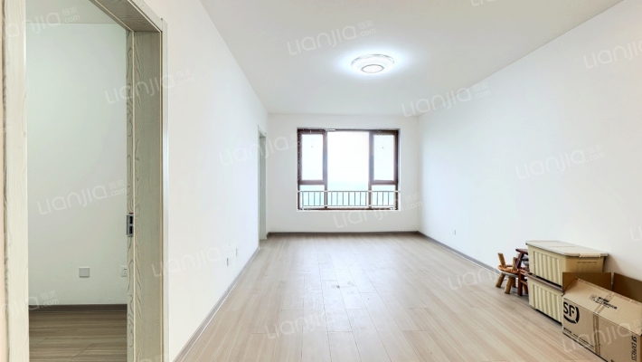 高铁新干线  全阳三居室  采光好  随时看房-客厅