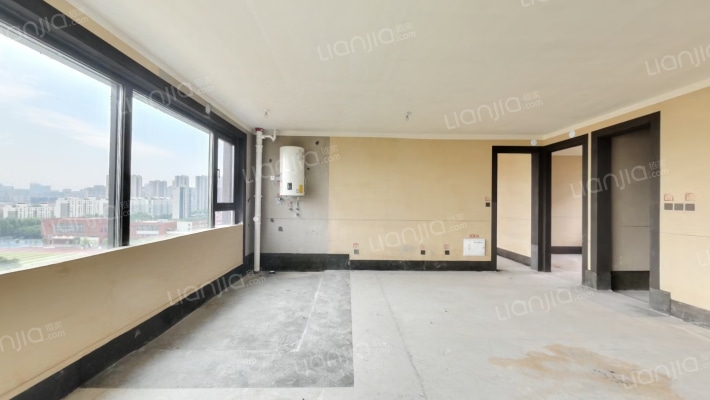 朗悦府二手房实景图