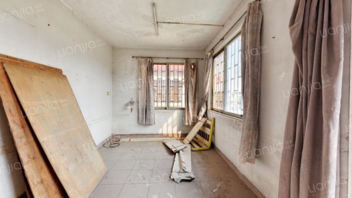 爱伦中心二手房实景图